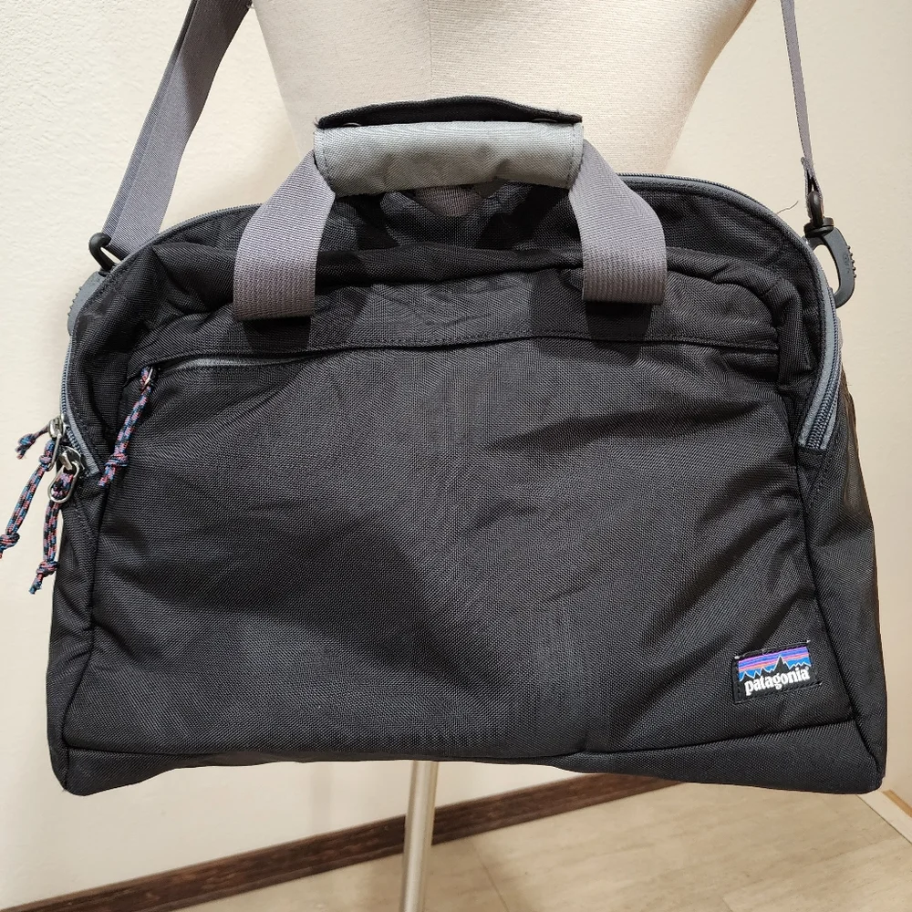 Patagonia Padded Messenger Bag Laptop Carrier Travel Bag Nylon Shoulder Strap